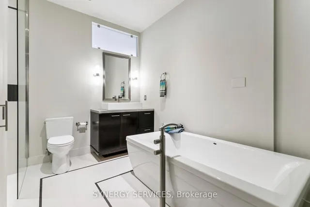 Additional image 20 of 90 Sumach St Unit 619