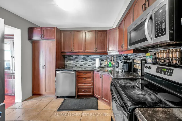 Additional image 11 of 25 Redbury St Unit 18