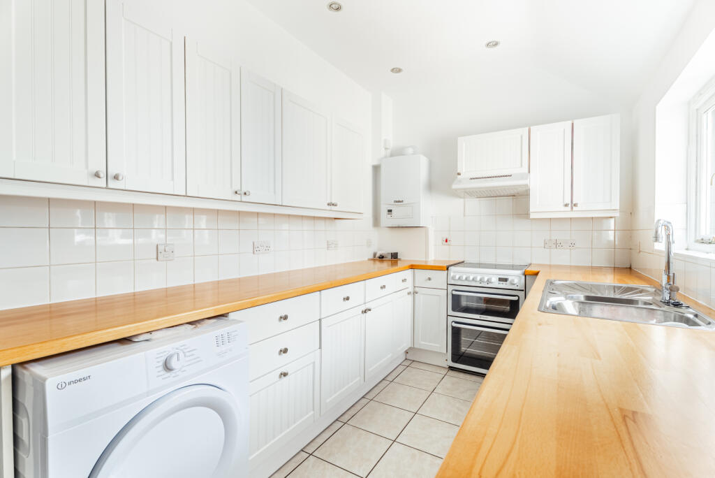 Additional image 3 of West Common, Harpenden, Herts, AL5