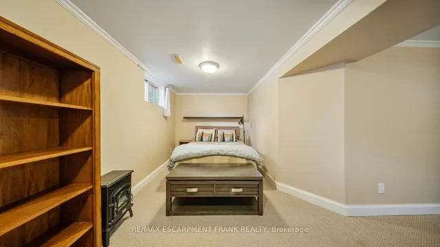 Additional image 25 of 1 YORKDALE Cres