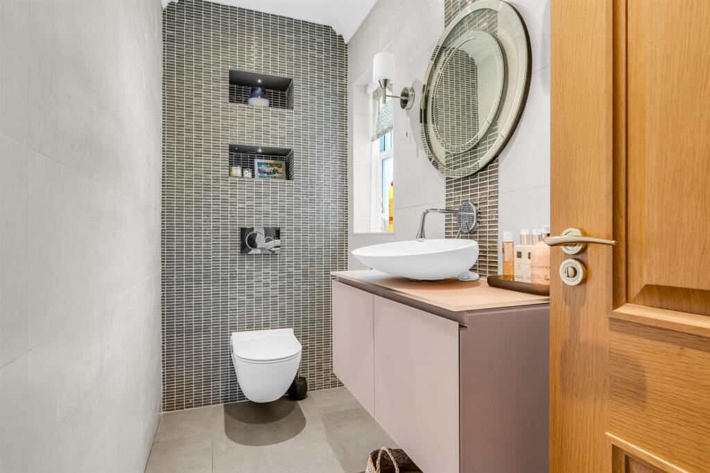 Additional image 8 of Pottersheath Road, Welwyn