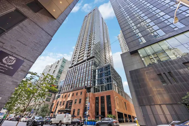 88 Blue Jays Way Unit 3407