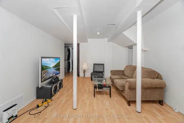 Additional image 39 of 59 Hullen Cres