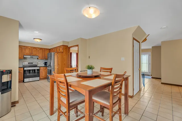 Additional image 12 of 2 Vinehill Dr