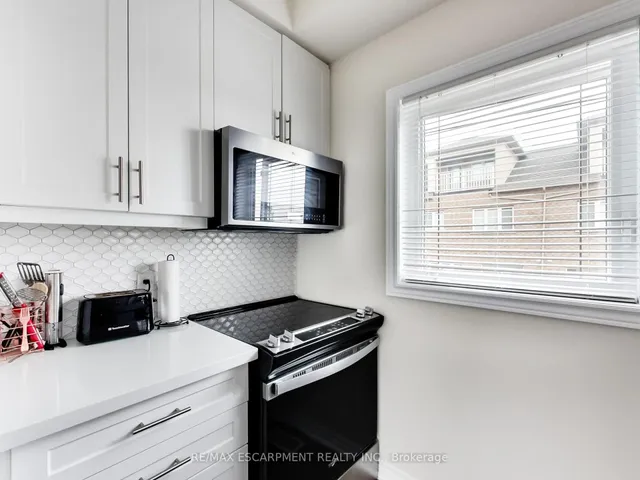 Additional image 16 of 19 PICARDY Dr Unit 23