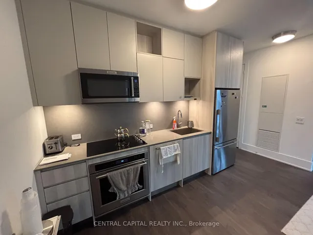 Additional image 4 of 118 Merchants' Wharf Unit 722