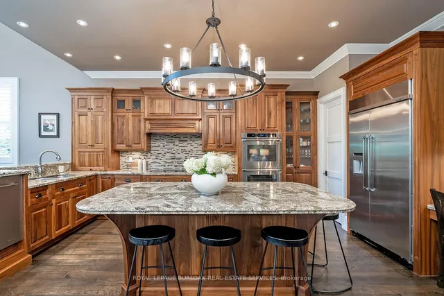 Additional image 11 of 253 Rossmore Blvd