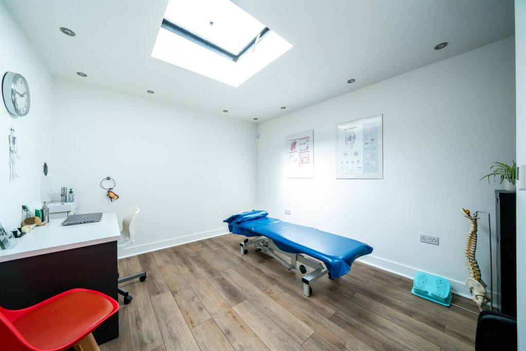 Additional image 15 of Oaklands Lane, St Albans