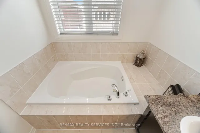 Additional image 32 of 34 Pennycross Cres