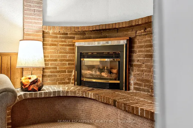 Additional image 39 of 1552 Kerns Rd Unit 4