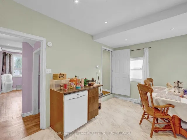 Additional image 15 of 110 Emerald St