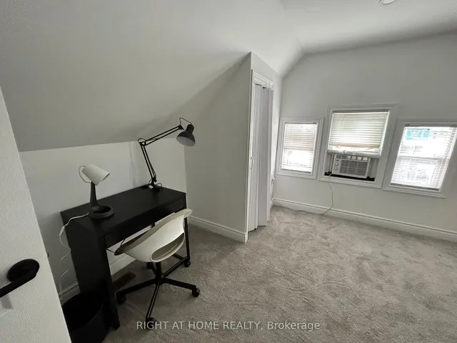 Additional image 32 of 18 Huntley St