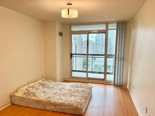 Additional image 16 of 18 Parkview Ave Unit 1907