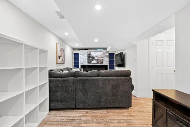 Additional image 33 of 161 Nisbet Blvd