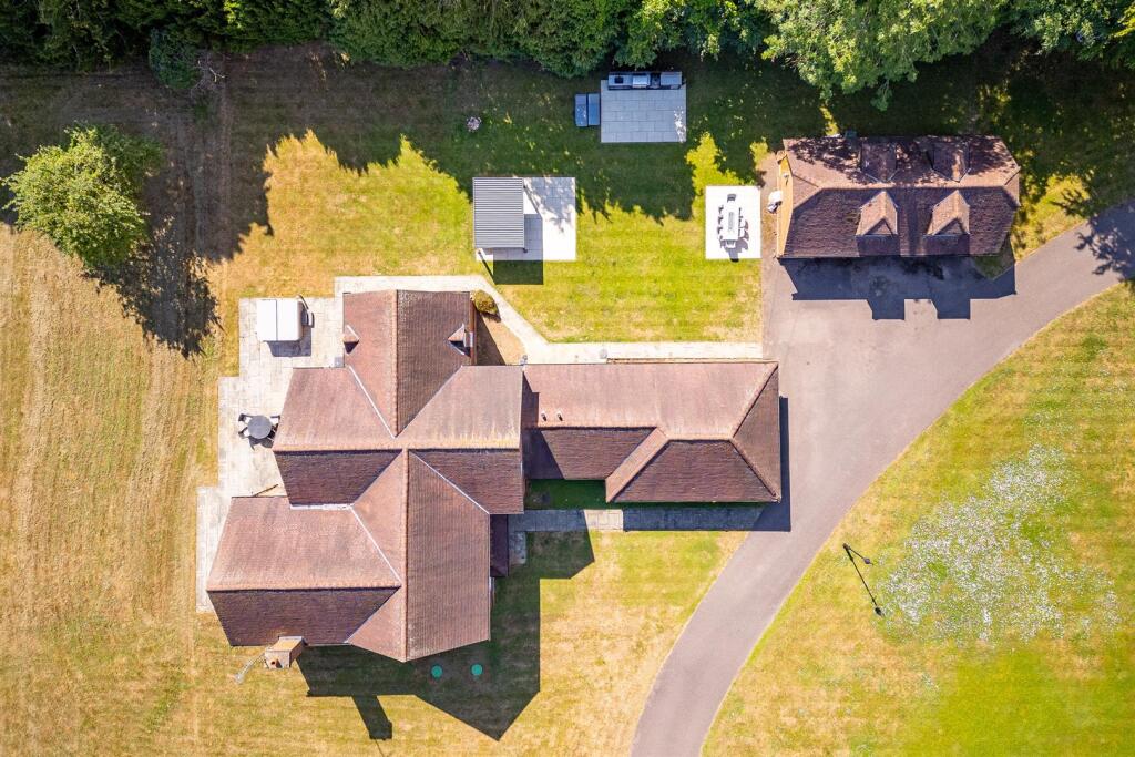 Additional image 32 of Pottersheath Road, Welwyn