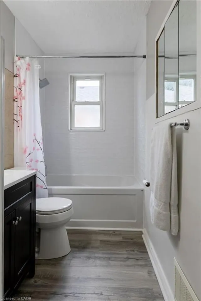 Additional image 27 of 169 East 32nd St