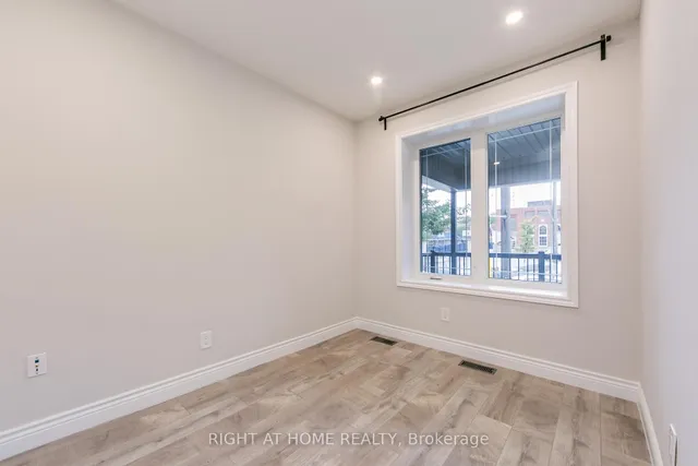 Additional image 33 of 701 Dupont St