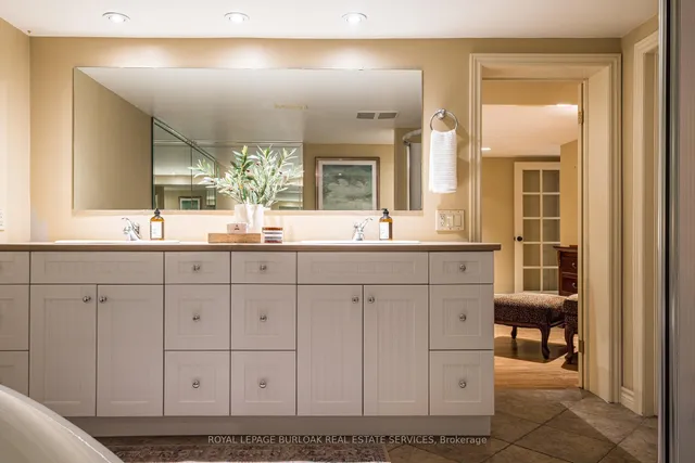 Additional image 28 of 724 Kingsway Dr