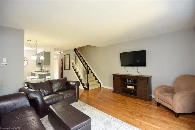 Additional image 11 of 15 Bronte Crt