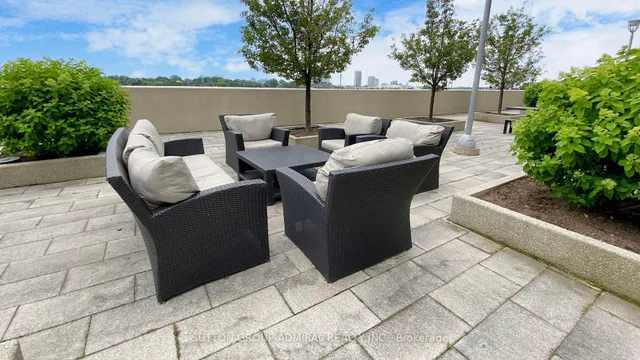 Additional image 34 of 181 Village Green Sq Unit PH15