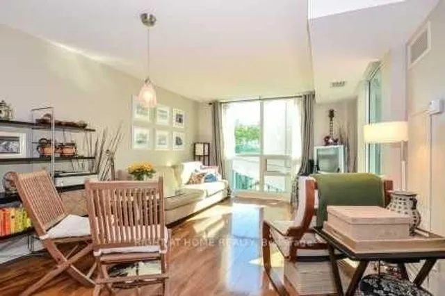 Additional image 3 of 12 Yonge St Unit 503