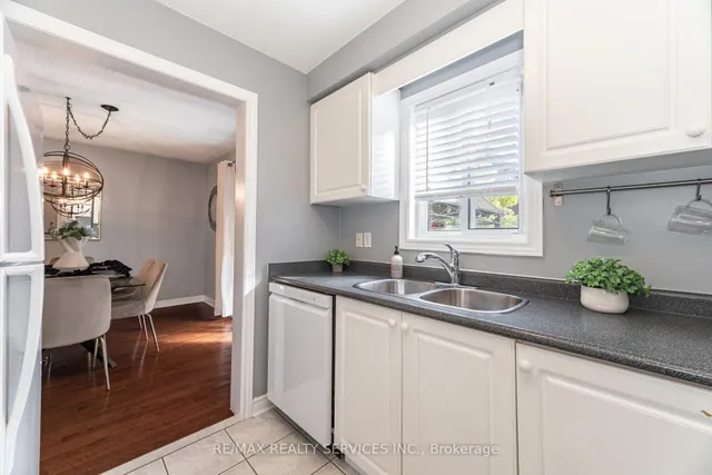 Additional image 11 of 123 Farthingale Cres