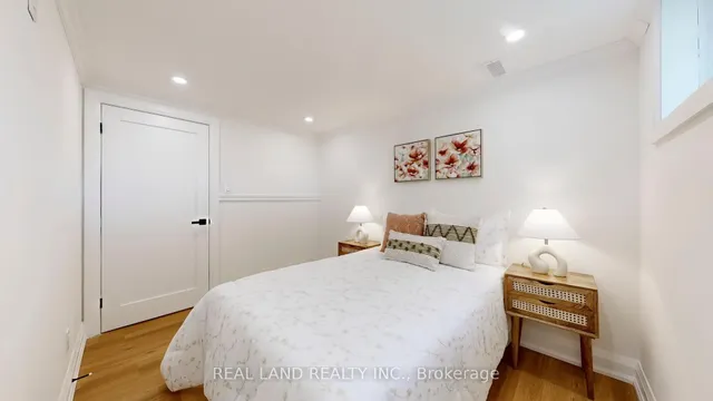 Additional image 29 of 38 Cresthaven Dr