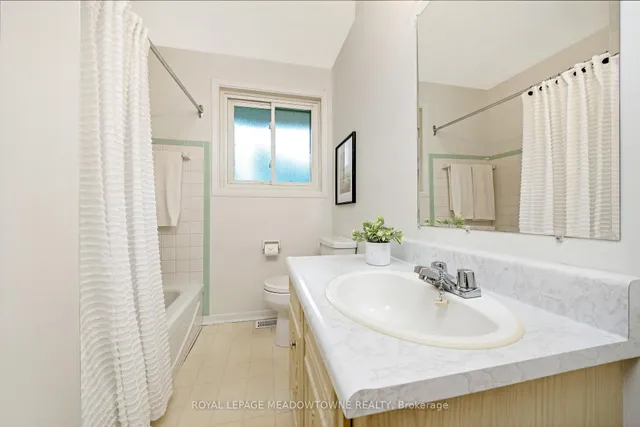 Additional image 18 of 379 Williams Ave