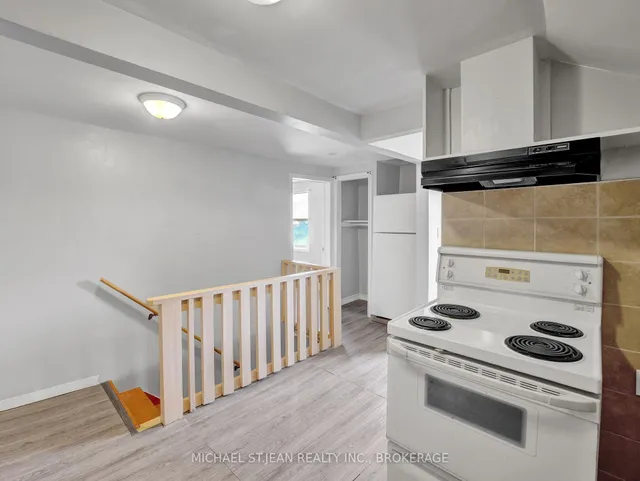 Additional image 27 of 110 Emerald St