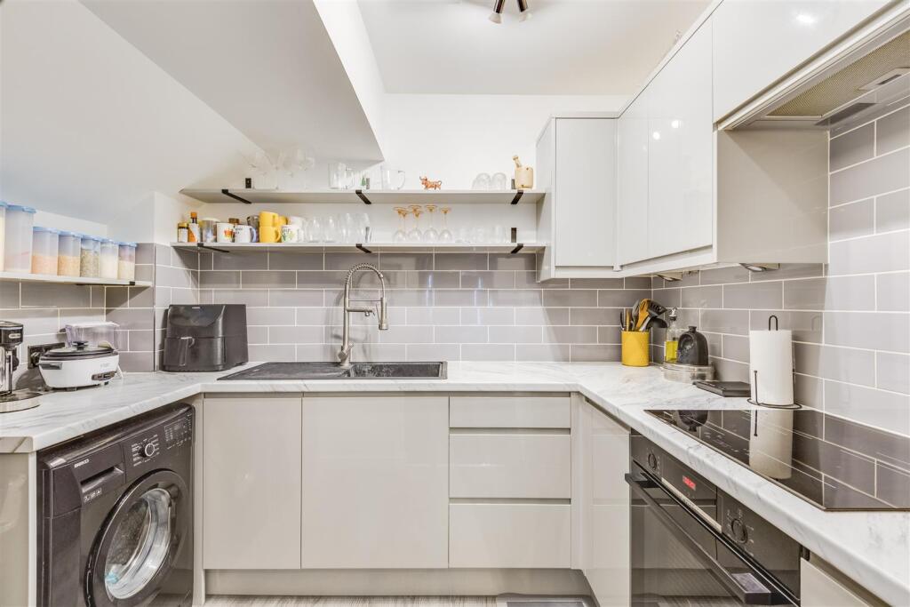 Additional image 32 of Beaumont House, Cole Green Lane, Welwyn Garden