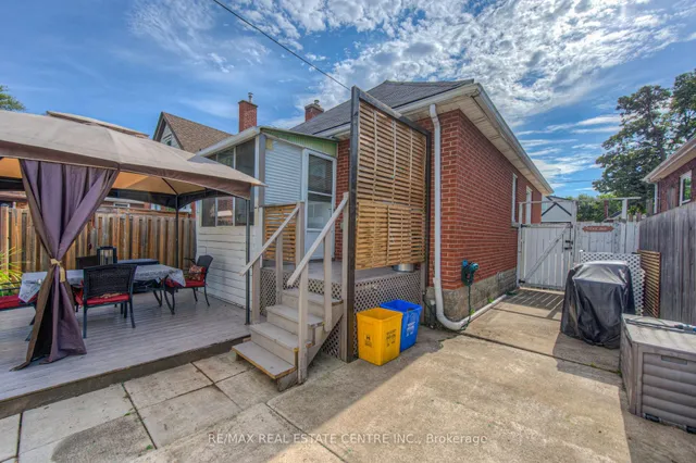 Additional image 38 of 14 Barons Ave