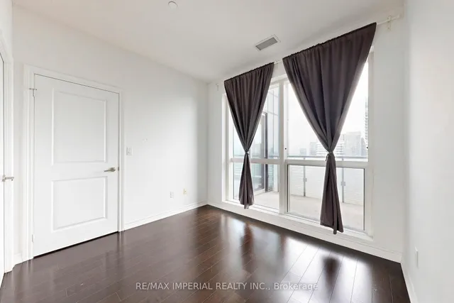 Additional image 24 of 386 Yonge St Unit 4801