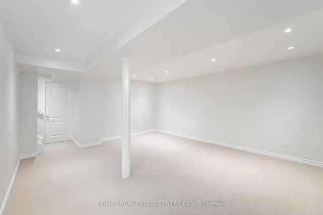 Additional image 31 of 4834 Capri Cres