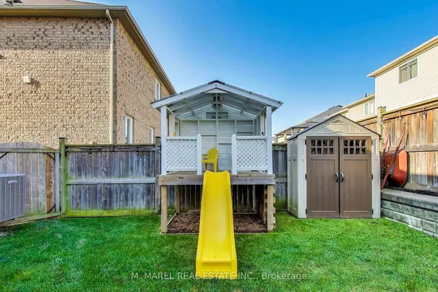 Additional image 40 of 74 Bradley Ave