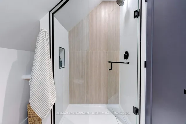 Additional image 24 of 8 Whitfield Ave