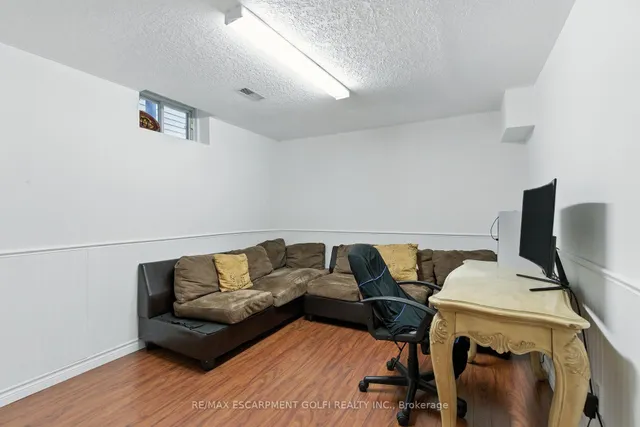 Additional image 26 of 35 Jacqueline Blvd