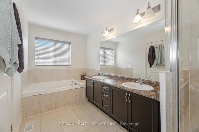 Additional image 30 of 34 Pennycross Cres