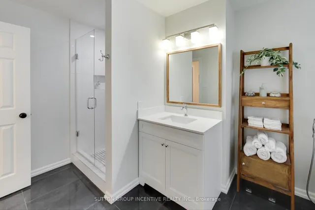 Additional image 31 of 11 Safari Crt