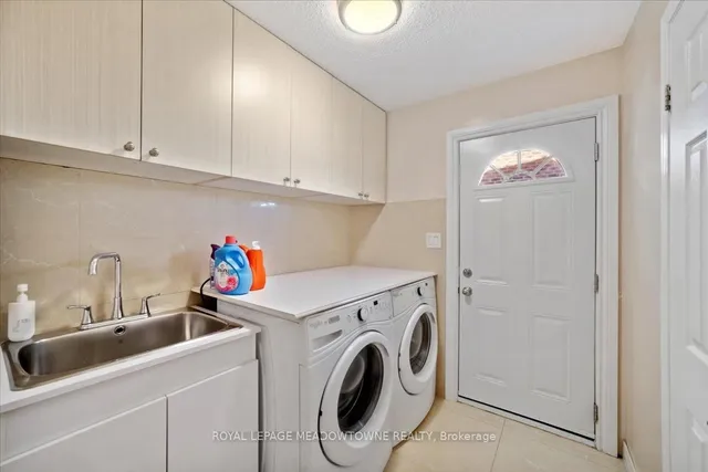 Additional image 35 of 836 Greycedar Cres