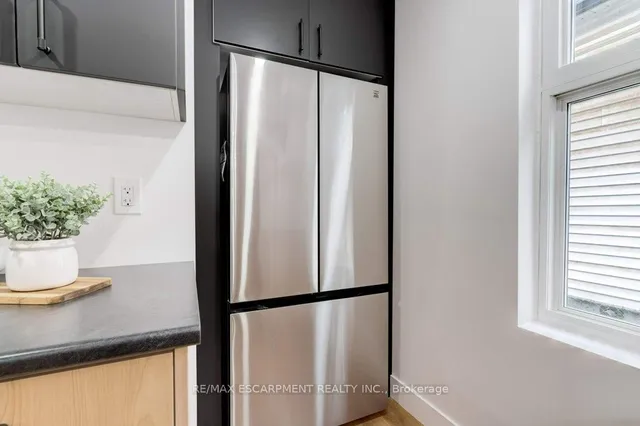 Additional image 11 of 8 Whitfield Ave