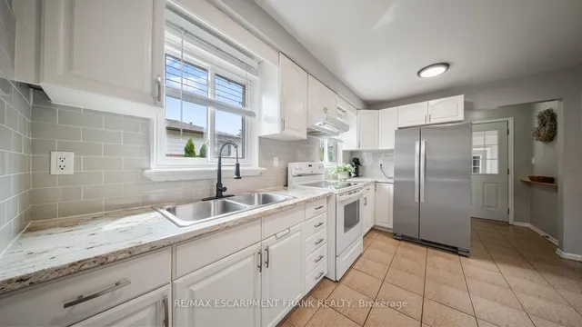 Additional image 14 of 1 YORKDALE Cres