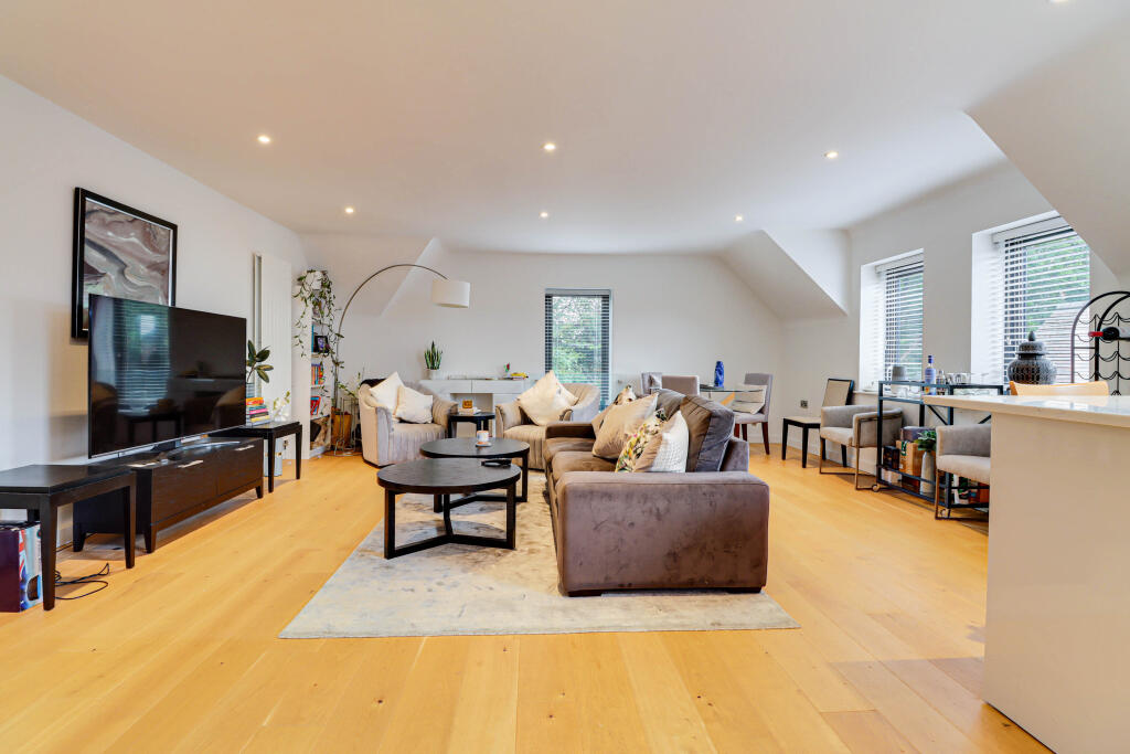 Additional image 2 of Gibbs Close, Harpenden, AL5