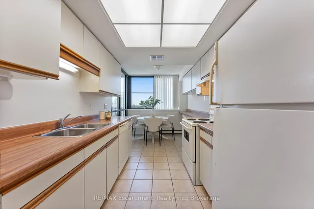 Additional image 8 of 1230 Marlborough Crt Unit 602