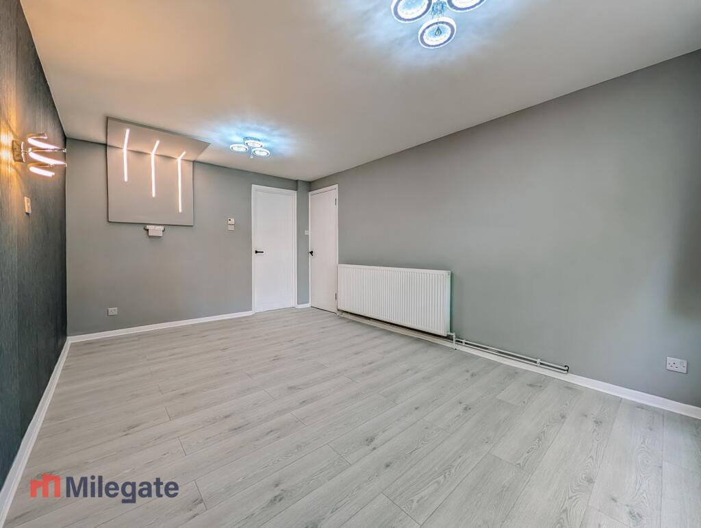 Additional image 8 of Hillside Road, Harpenden, AL5