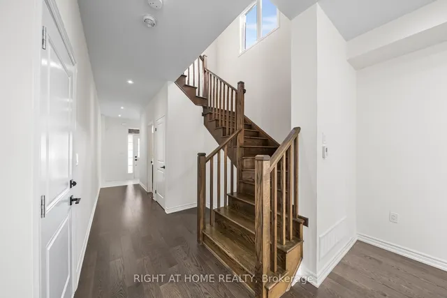 Additional image 5 of 471 Bergamot Ave