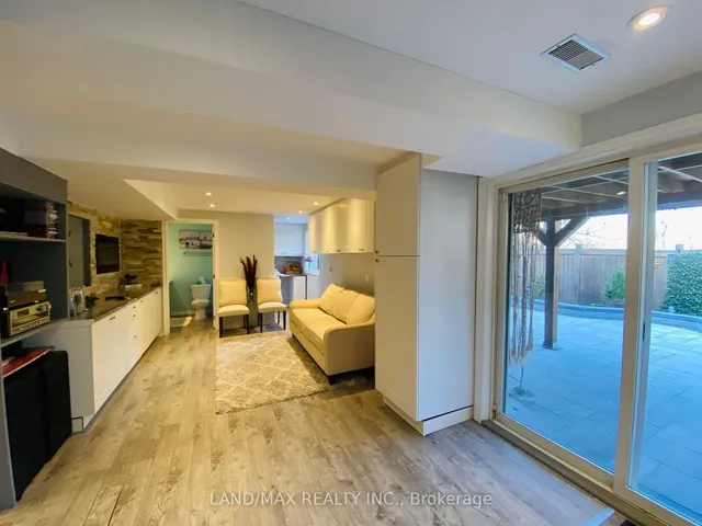 Additional image 24 of 50 Charleswood Circ