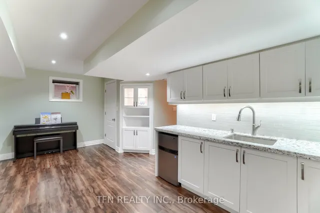 Additional image 36 of 327 PRINGLE Ave