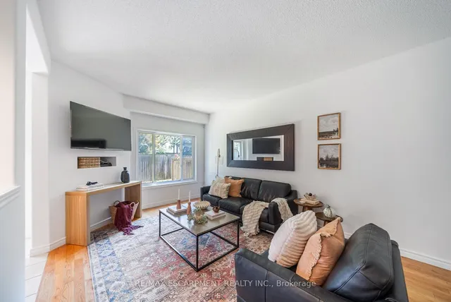 Additional image 9 of 10 LIDDYCOAT Lane Unit 4