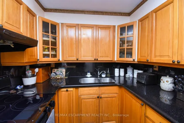 Additional image 10 of 251 East 31st St