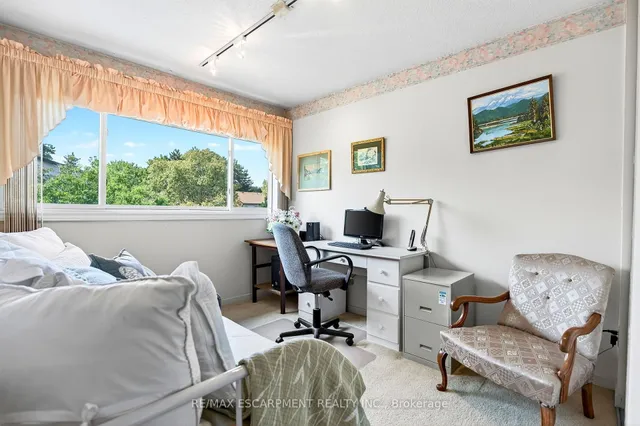 Additional image 32 of 1552 Kerns Rd Unit 4